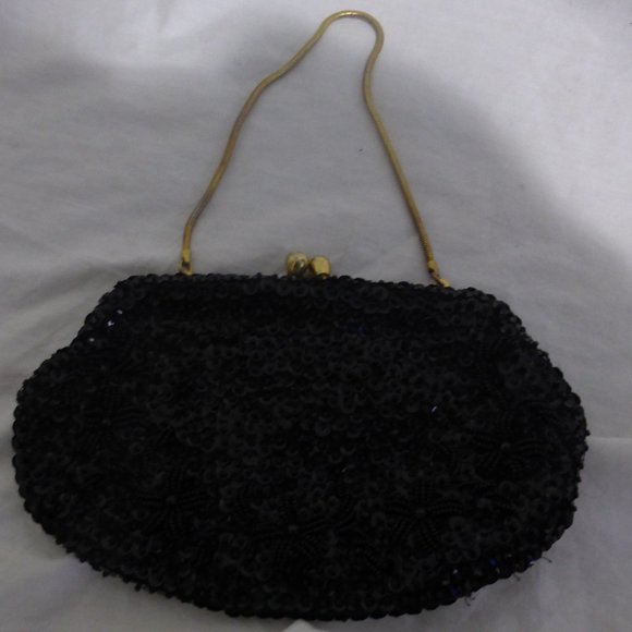 Coin / Change purse with carrying chain - Picture 1 of 4